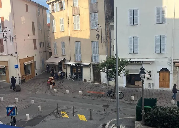 2 Rooms, Old Town * Antibes