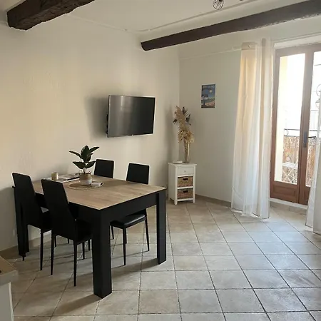 2 Rooms, Old Town * Antibes